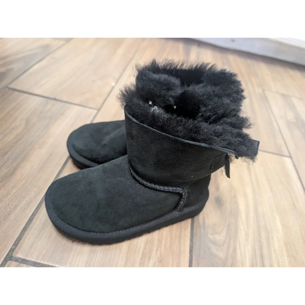UGG Toddler Bailey Bow II Black Sheepskin Suede Winter Boots Size